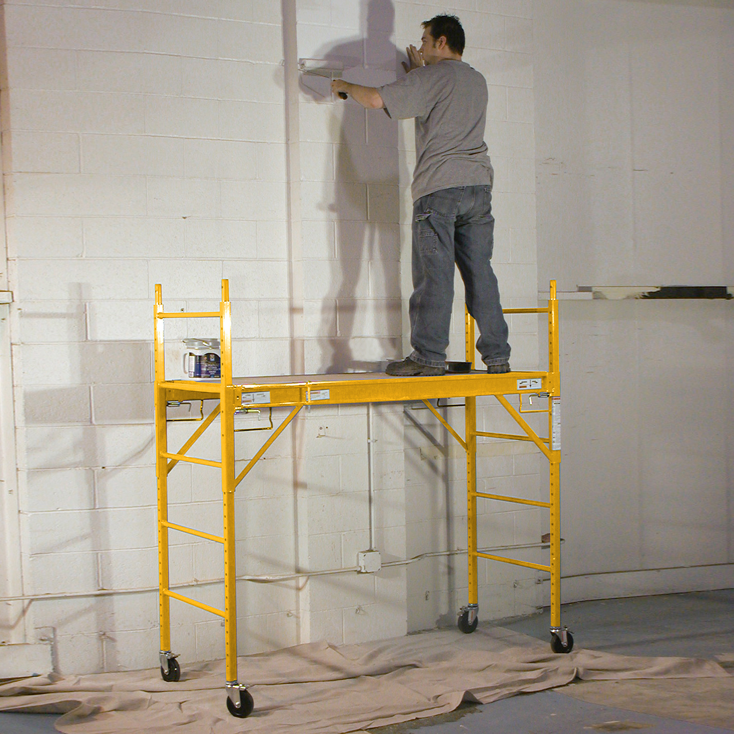 GSSI warehouse wall scaffolding work